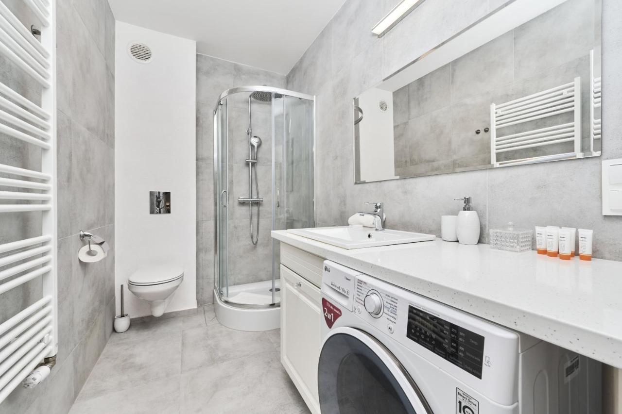 Apartments Dmowskiego Kepa Mieszczanska By Noclegi Renters Вроцлав Екстериор снимка